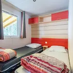 Euro Mobil B16 홀리데이파크 3*